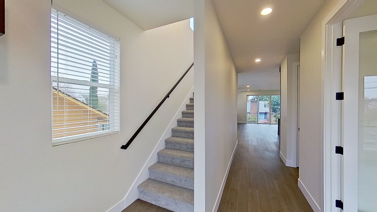 Photo - Luxurious University Park townhome near St Johns