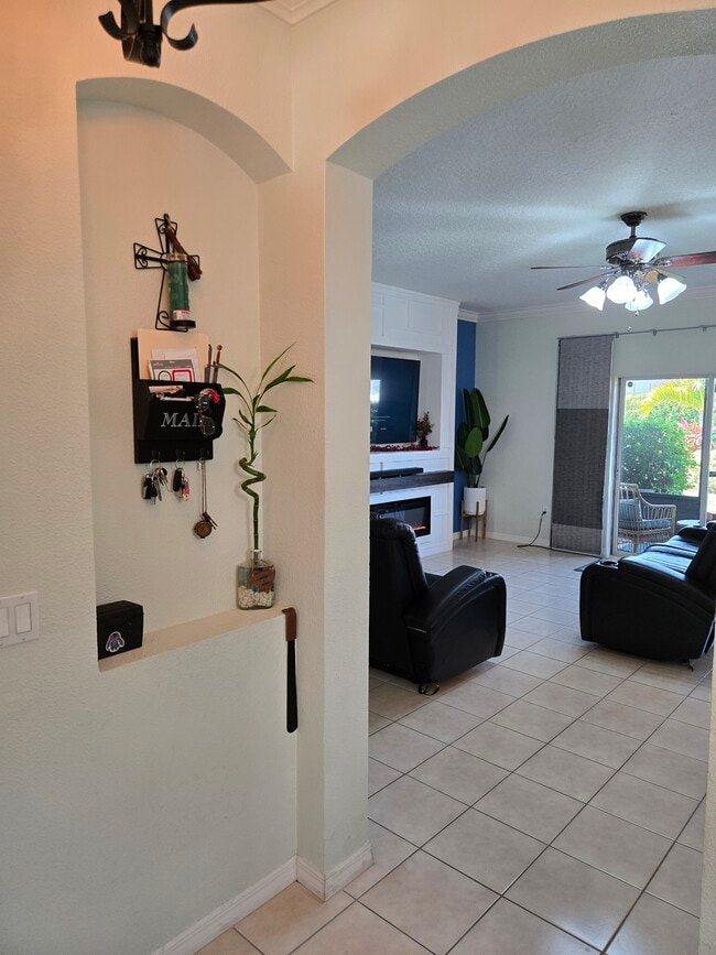 Building Photo - 3572 Valleyview Dr