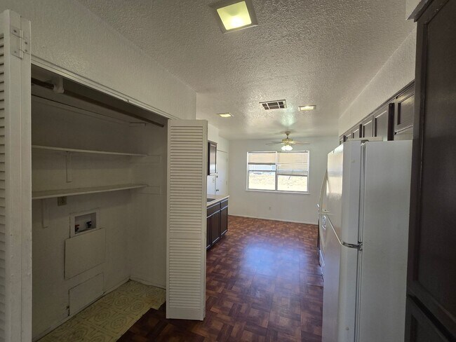 Foto del edificio - AFFORDABLE EASTSIDE DUPLEX