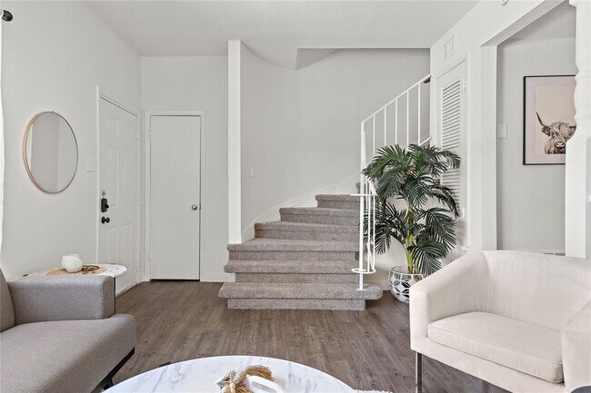 Foto del edificio - 907 E Oltorf St