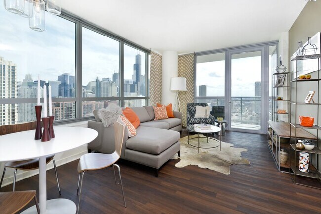 Foto del edificio - 410 N Milwaukee Ave