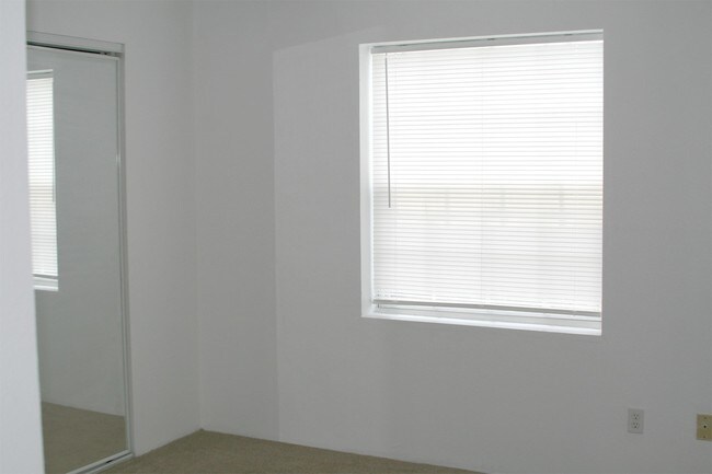Building Photo - 204 Red Maple
