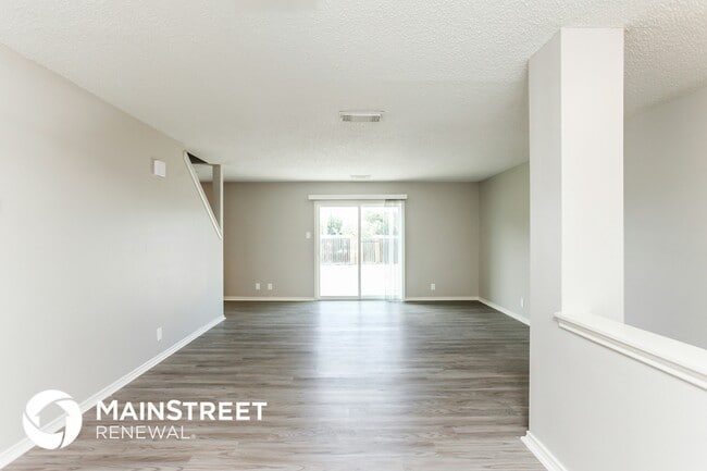 Building Photo - 6135 Lyndell Spring