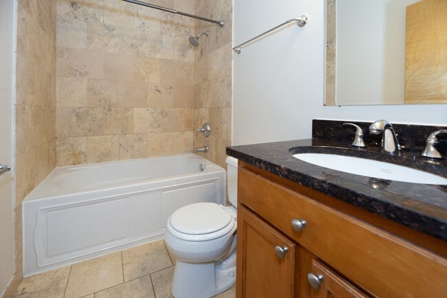 Bath - 1118-28 E. Hyde Park Blvd.