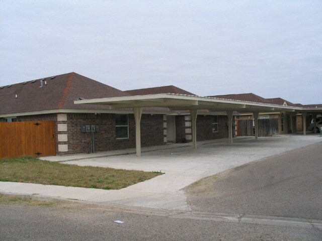 Building Photo - 3828 W Sarah Evans