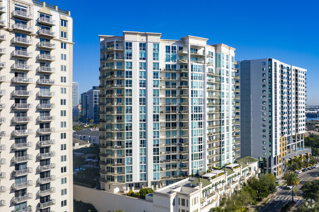 Building Photo - The Plaza Harbour Island