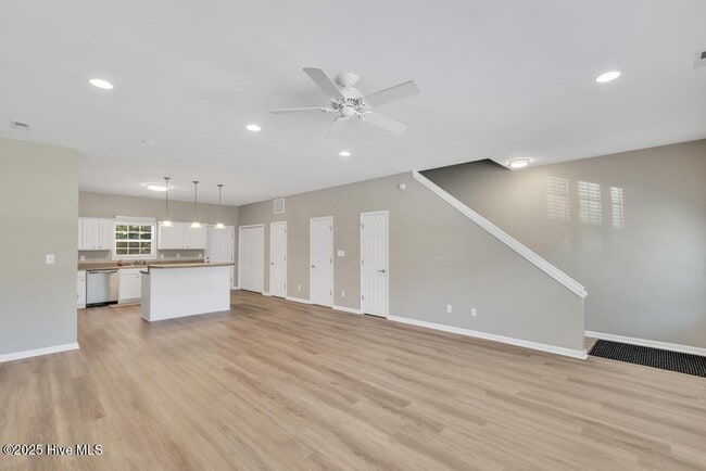 Building Photo - 101 Ole Field Cir