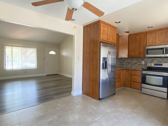 Building Photo - 2612 Mackinaw Way