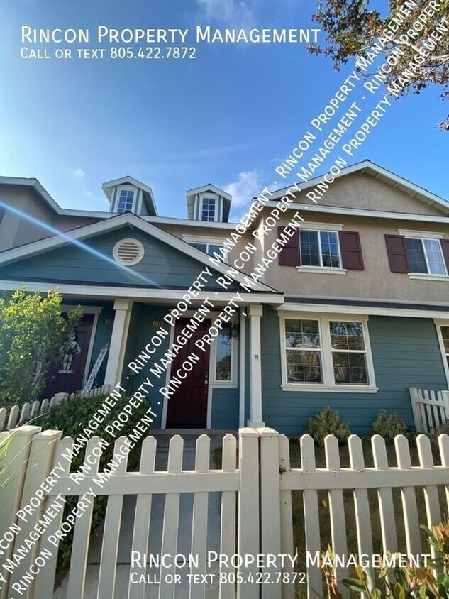 Foto principal - Riverpark Townhome *3 Bedrooms/2.5 Baths*