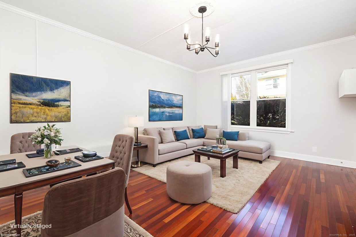 Foto principal - 949 Pleasant Valley Rd