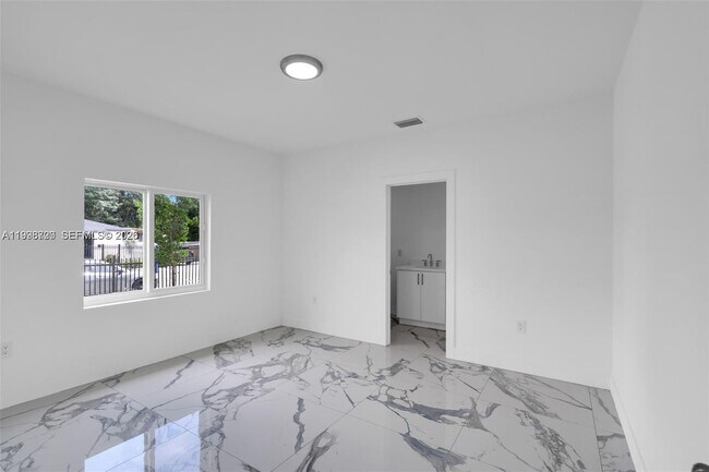 Foto del edificio - 11870 SW 220th St