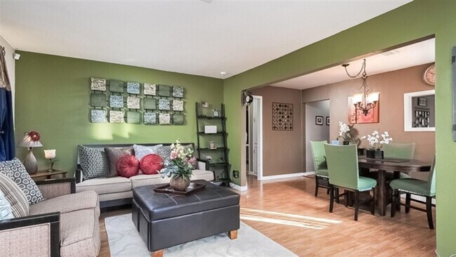 Foto del edificio - Unique 3 Bedroom 2 Bath House in Encanto