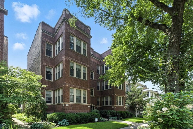Building Photo - 1233 W Winnemac Ave