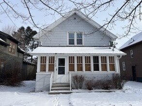 Building Photo - 713 N 5th St