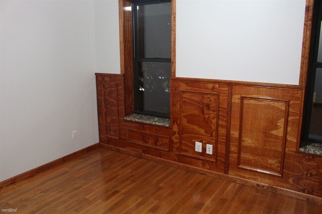 Building Photo - 119 E 100th St