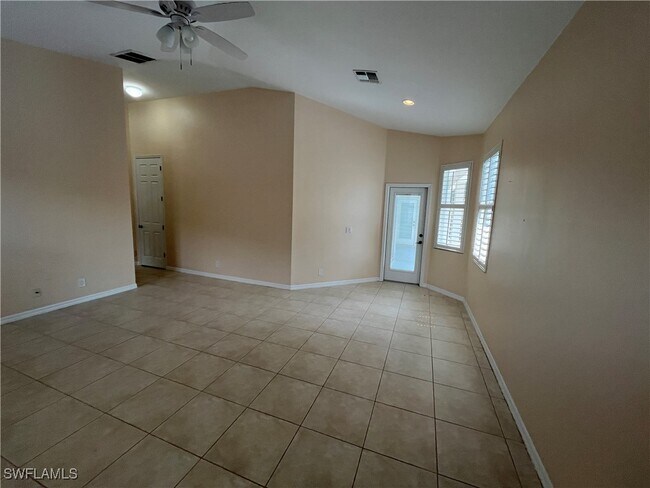 Building Photo - 366 Burnt Pine Dr