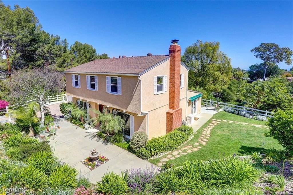 Primary Photo - 4 br, 5 bath House - 7 Spinning Wheel Ln