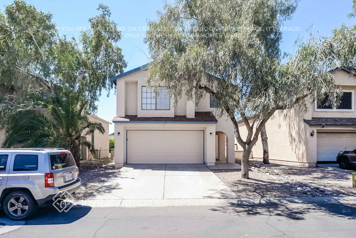 Foto principal - 921 S Val Vista Dr