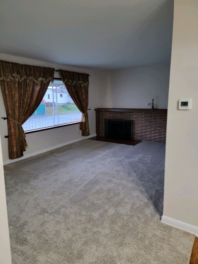 Foto del edificio - 3 Bedroom, 1 bath S Tacoma Home!