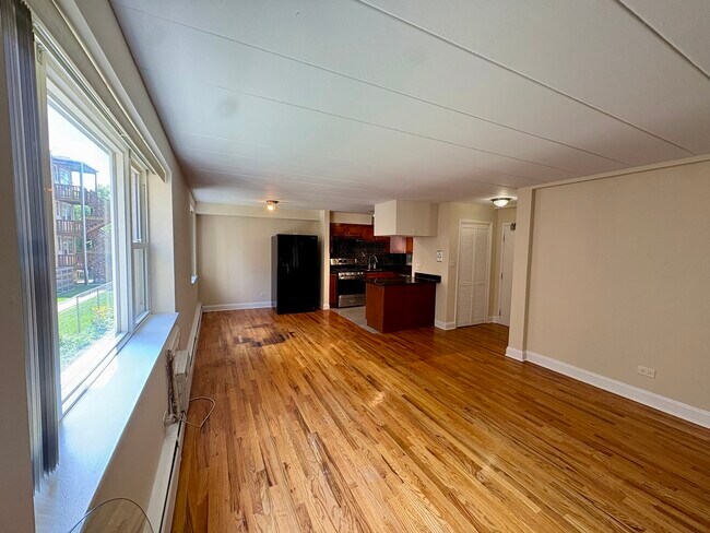Foto del edificio - 2115 W Farwell Ave