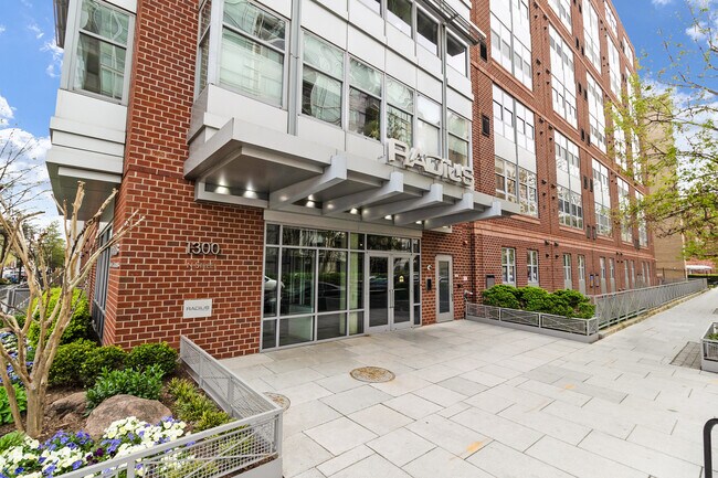 Building Photo - 1300 N St NW