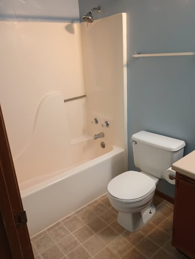 Building Photo - 114 Sandstone Ct