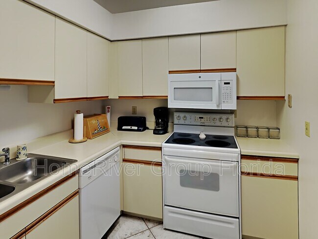 Foto del edificio - 1136 Ashley Ave