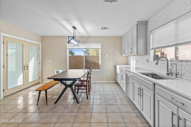 Foto del edificio - 18611 North 22nd St