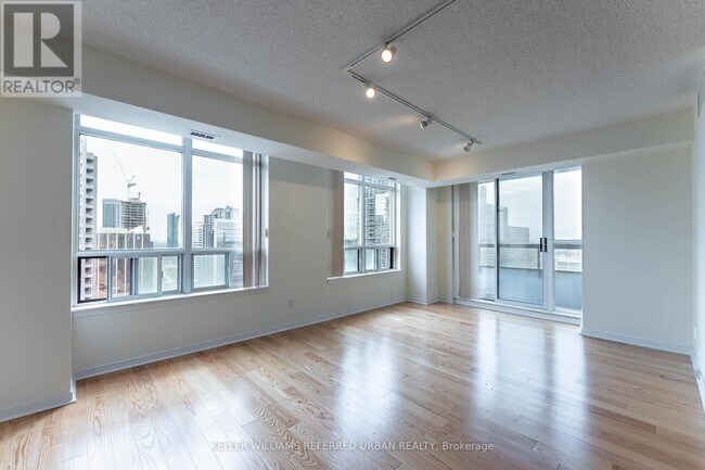 Building Photo - 911-33-2233 Empress Ave
