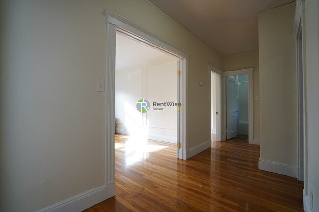 Building Photo - 8 Vinal St