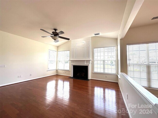 Foto del edificio - 2005 Arbor Crest Ct