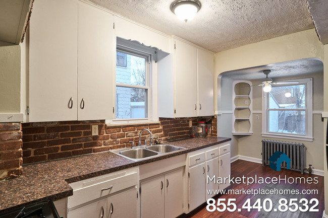 Building Photo - 3586 Raymont Blvd