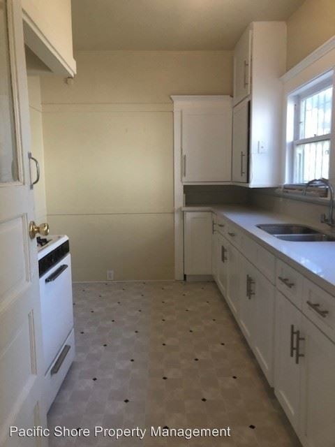 Building Photo - 2115 7th Ave
