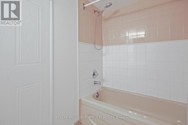 Building Photo - 1110-1110 Walden Cir