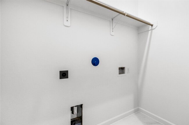 Building Photo - 5406 Longmeadow St