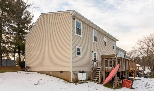 Foto del edificio - Charming Townhouse Near Campus