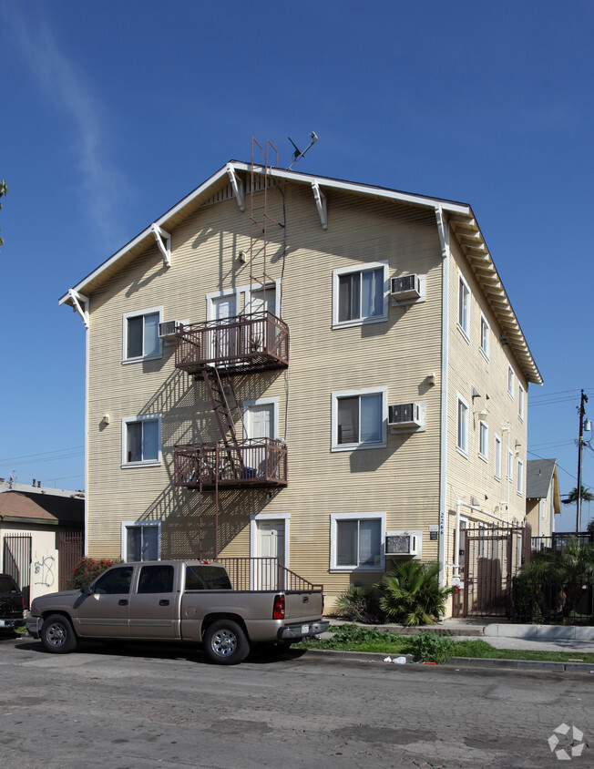 Primary Photo - 2266 Locust Ave