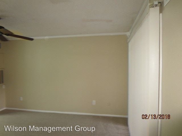 Foto del edificio - 5136 Park Central Dr