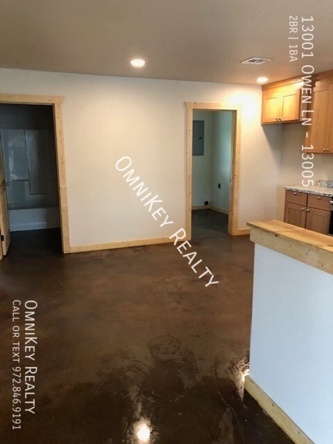Building Photo - 13001 Owen Ln