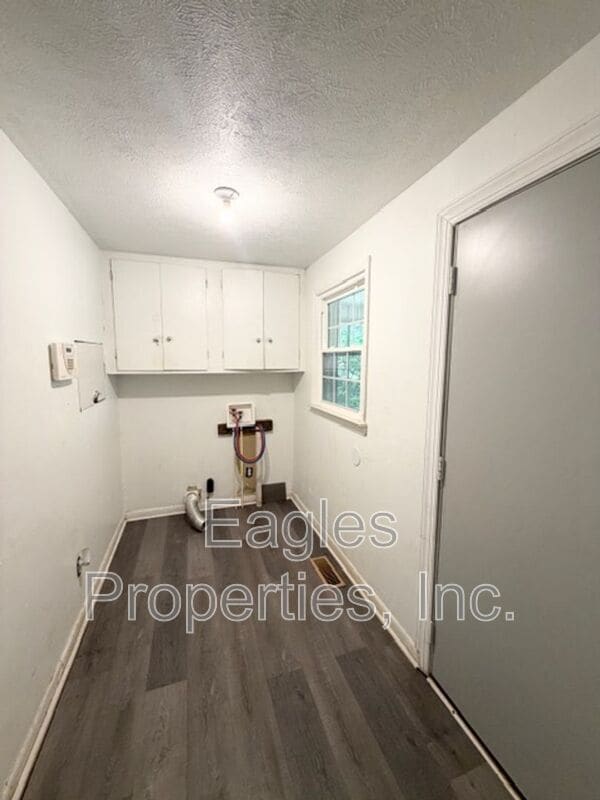 Building Photo - 103 Brock St
