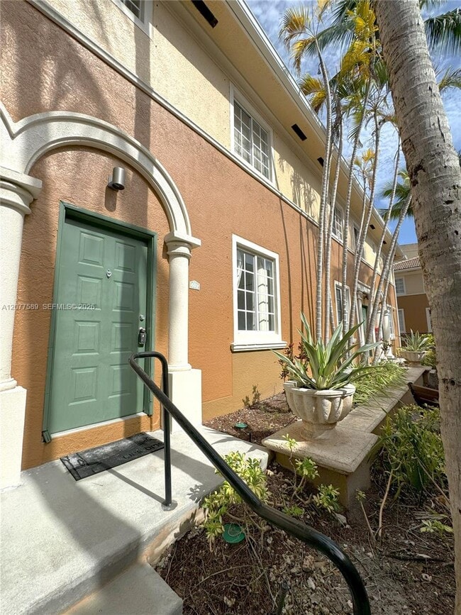 Building Photo - 2831 NE 185th St