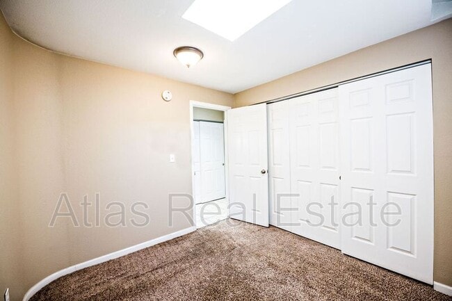 Building Photo - 1116 Moline St