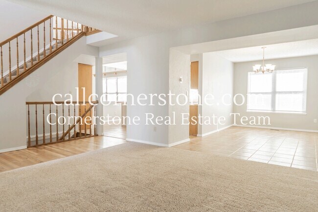 Foto del edificio - 5037 Plumstead Dr