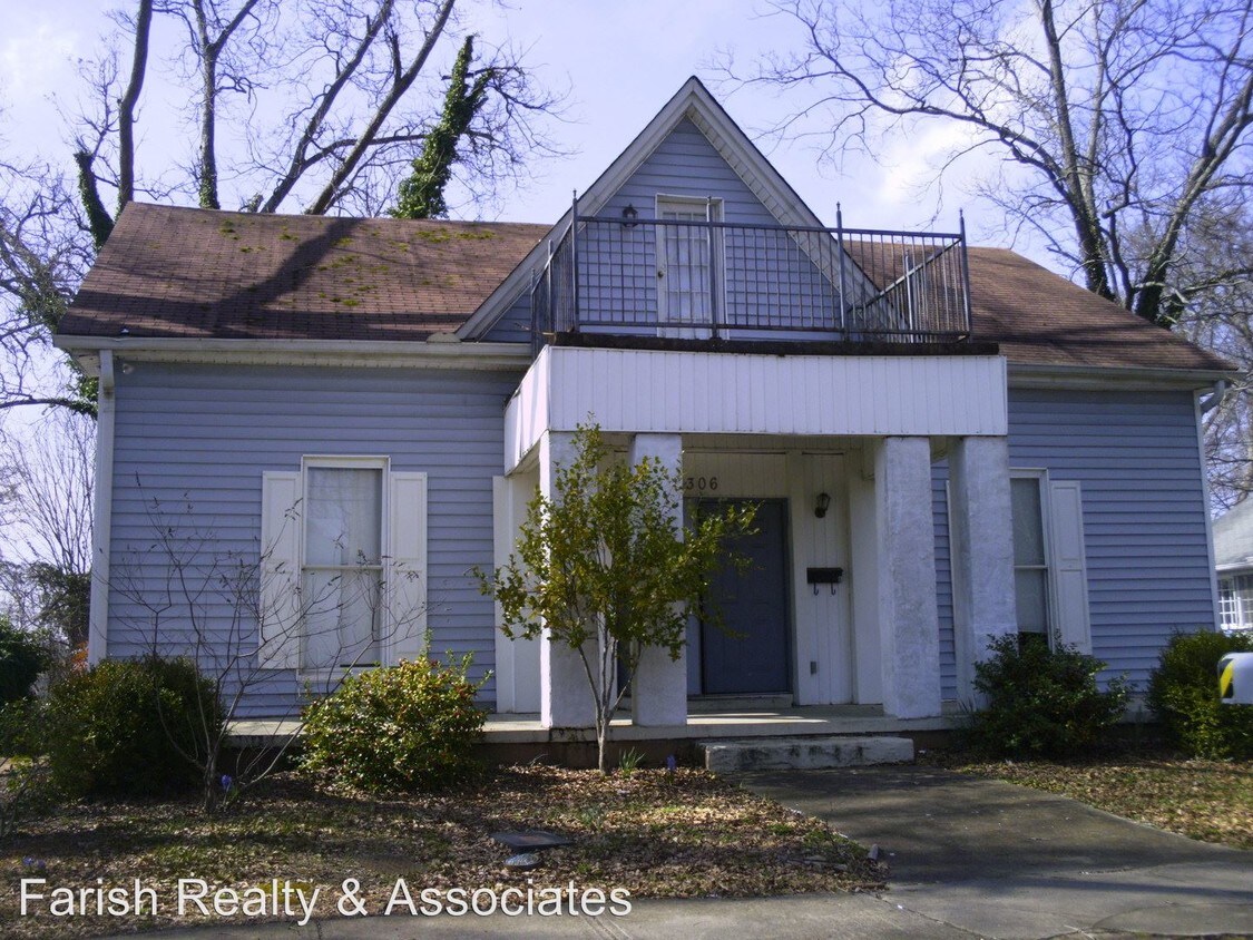 Primary Photo - 306 N White St