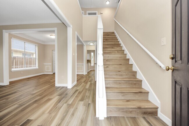 Foto del edificio - 1702 Park Ridge Dr