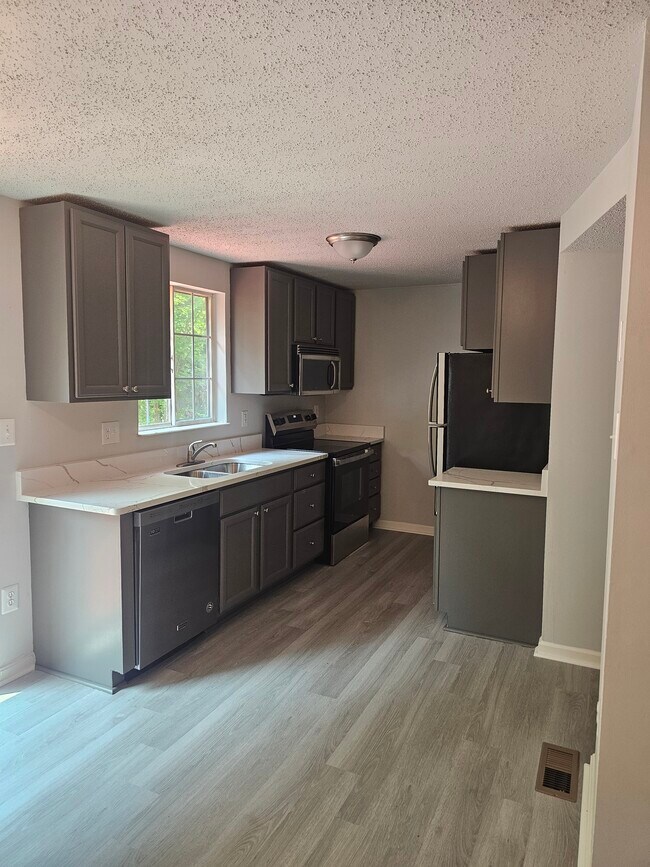 Building Photo - 13524 Bentley Cir