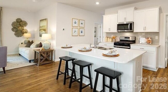 Foto del edificio - 1720 Vanderlyn St