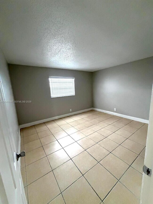 Foto del edificio - 2111 NW 55th Ave