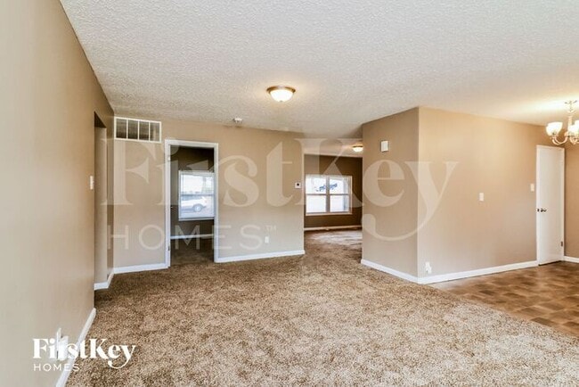 Building Photo - 6370 Silver Fox Drive