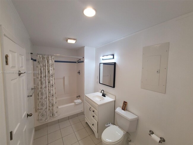 Foto del edificio - 3560 Lakeshore Blvd